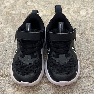Nike Black Athletic Sneakers -